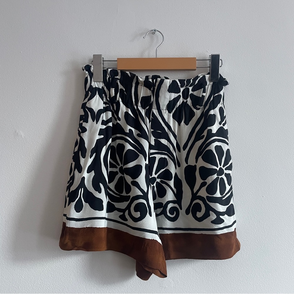 ZARA shorts black and white